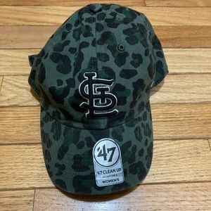 NWT Women’s STL Cardinals baseball cap